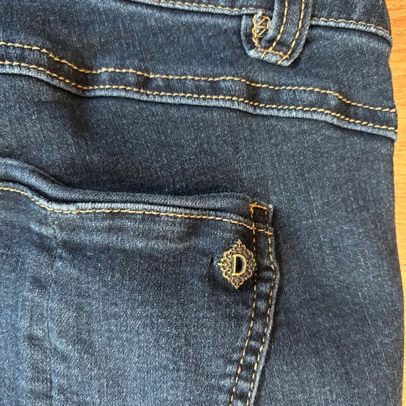 Democracy Tummy Control Flare Jeans - Picture 4 of 6